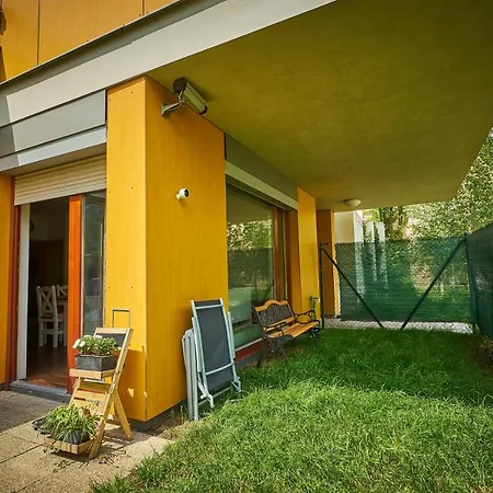 Διαμέρισμα Romantic With Garden And Free Parking Near The Centre Of *