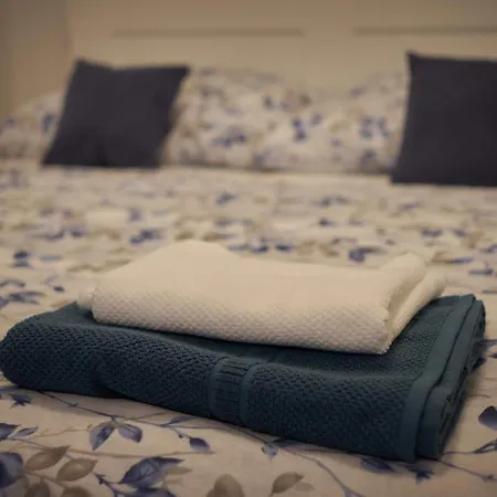 Appartement Romantic With Garden And Free Parking Near The Centre Of Praag