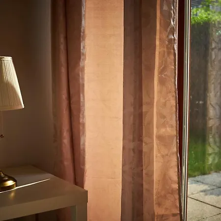Romantic With Garden And Free Parking Near The Centre Of Appartement *